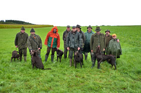 HZP Nördlingen 2011		 				Verbandsjugendprüfung 2010 in Buchheim am 10. April 				 				 				 				 						 							 Gemeldet: 18, geprüft:18, bestanden:17 Hunde 							Punkte 						 						 							Kira von der Riedleite 43/09, gew. 24.01.2009, spl,sil,AH 								F:Alfons Reiner, 86502 Osterbuch 							77 						 						 							Mira von der  Schmiede 16/09, gew. 29.01.2009, spl,sil 							F: Ulrich Mergner, 96157 Ebracht 							76 						 						 							Herzog von Buchheim 444/08, gew. 03.10.2008, stumm 							F: Christian Seelmann, 91315 Höchstadt/A, 							75 						 					 							/Horneth von Buchheim 446/08, gew. 03.10.2008, sil 							F: Leonhard Schmieg, 91593 Buchheim 							74 						 					 							Hanno vom Emsdeich 582/08, gew. 26.12.2008, sil 							F: Uwe Meißner, 91620 Ohrenbach 							73 						 					 							Bazi vom Labertal 522/08, gew. 02.11.2008,sil 							F: Detlev Ring, 96152 Burghaslach 							70 						 					 						Yesterday vom Sämmenhof 384/09, gew. 06.09.2009, sil 							F: Hans Sämmer, 97950 Gerchsheim 						67  					 					 						Yesko vom Sämmenhof 377/09, gew. 06.09.2009, Laut fragl 							F: Hans Sämmer, 97950 Gerchsheim 						67 					 					 						Yulchen vom Sämmenhof 385/09, gew. 06.09.2009, silF: Kerstin Epp, 97957 Wittighausen 						66 					 					 						Ayka von der Bachmühle 540/08, gew. 25.12.2008, sil 							F: Erika Hauf, 91598 Colmberg 						63  					 					 						Heidi von Buchheim 445 /08, gew. 03.10.2009, sil 							F: Burkhard Merget, 63791 Karlsteins 						55 					 					 						Bero vom großen Herzberg 279/09, gew. 06.05.2009, sil 							F: Bernd Franke, 31195 Lamspringe 						54 					 					 						 							 								 									 										Hunde aus dem Zuchtversuch 									 								 							 						 					 					 						 							 						 					 					 						Etzel von Buchheim 34ZV09 - 65/09, gew. 06.02.2009, spl 							F: Ursula Reese-Schicker, 90592 Schwarzenbruck 						74 					 					 						Esche von Buchheim 37ZV09 - 68/09, gew. 06.02.2009, spl 							F: Christoph Rabeler, 25872 Ostenfeld 						70 					 					 						Enjia von Buchheim 36ZV09 - 67/09, gew. 06.02.2009, spl, sil 							F: Klaus Eisen, 97215 Simmershofen 						67 					 					 						Eiko von Buchheim 32ZV09 - 63/09, gew. 06.02.2009, spl 							F: Waltraud Müller, 91572 Bechhofen 						63 					 					 						Equo von Buchheim 33ZV09 - 64/09, gew. 06.02.2009, spl 							F: Jörn Cordes, 26840 Koldenbüttel 						62  					 					 				 				 				Suchensieger wurde Kira von der Riedleite, geführt von Alfons Reiner 			 			 	