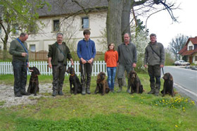 VJP Kulmbach 2011 				 						 							 Gemeldet: 18, geprüft:18, bestanden:17 Hunde 							Punkte 						 						 							Kira von der Riedleite 43/09, gew. 24.01.2009, spl,sil,AH 								F:Alfons Reiner, 86502 Osterbuch 							77 						 						 							Mira von der  Schmiede 16/09, gew. 29.01.2009, spl,sil 							F: Ulrich Mergner, 96157 Ebracht 							76 						 						 							Herzog von Buchheim 444/08, gew. 03.10.2008, stumm 							F: Christian Seelmann, 91315 Höchstadt/A, 							75 						 					 							/Horneth von Buchheim 446/08, gew. 03.10.2008, sil 							F: Leonhard Schmieg, 91593 Buchheim 							74 						 					 							Hanno vom Emsdeich 582/08, gew. 26.12.2008, sil 							F: Uwe Meißner, 91620 Ohrenbach 							73 						 					 							Bazi vom Labertal 522/08, gew. 02.11.2008,sil 							F: Detlev Ring, 96152 Burghaslach 							70 						 					 						Yesterday vom Sämmenhof 384/09, gew. 06.09.2009, sil 							F: Hans Sämmer, 97950 Gerchsheim 						67  					 					 						Yesko vom Sämmenhof 377/09, gew. 06.09.2009, Laut fragl 							F: Hans Sämmer, 97950 Gerchsheim 						67 					 					 						Yulchen vom Sämmenhof 385/09, gew. 06.09.2009, silF: Kerstin Epp, 97957 Wittighausen 						66 					 					 						Ayka von der Bachmühle 540/08, gew. 25.12.2008, sil 							F: Erika Hauf, 91598 Colmberg 						63  					 					 						Heidi von Buchheim 445 /08, gew. 03.10.2009, sil 							F: Burkhard Merget, 63791 Karlsteins 						55 					 					 						Bero vom großen Herzberg 279/09, gew. 06.05.2009, sil 							F: Bernd Franke, 31195 Lamspringe 						54 					 					 						 							 								 									 										Hunde aus dem Zuchtversuch 									 								 							 						 					 					 						 							 						 					 					 						Etzel von Buchheim 34ZV09 - 65/09, gew. 06.02.2009, spl 							F: Ursula Reese-Schicker, 90592 Schwarzenbruck 						74 					 					 						Esche von Buchheim 37ZV09 - 68/09, gew. 06.02.2009, spl 							F: Christoph Rabeler, 25872 Ostenfeld 						70 					 					 						Enjia von Buchheim 36ZV09 - 67/09, gew. 06.02.2009, spl, sil 							F: Klaus Eisen, 97215 Simmershofen 						67 					 					 						Eiko von Buchheim 32ZV09 - 63/09, gew. 06.02.2009, spl 							F: Waltraud Müller, 91572 Bechhofen 						63 					 					 						Equo von Buchheim 33ZV09 - 64/09, gew. 06.02.2009, spl 							F: Jörn Cordes, 26840 Koldenbüttel 						62  					 					 				 				 				Suchensieger wurde Kira von der Riedleite, geführt von Alfons Reiner 			 			 	