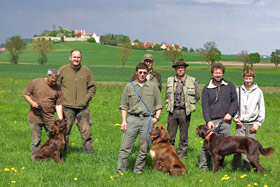 VJP Nördlingen 2011			 						 							 Gemeldet: 18, geprüft:18, bestanden:17 Hunde 							Punkte 						 						 							Kira von der Riedleite 43/09, gew. 24.01.2009, spl,sil,AH 								F:Alfons Reiner, 86502 Osterbuch 							77 						 						 							Mira von der  Schmiede 16/09, gew. 29.01.2009, spl,sil 							F: Ulrich Mergner, 96157 Ebracht 							76 						 						 							Herzog von Buchheim 444/08, gew. 03.10.2008, stumm 							F: Christian Seelmann, 91315 Höchstadt/A, 							75 						 					 							/Horneth von Buchheim 446/08, gew. 03.10.2008, sil 							F: Leonhard Schmieg, 91593 Buchheim 							74 						 					 							Hanno vom Emsdeich 582/08, gew. 26.12.2008, sil 							F: Uwe Meißner, 91620 Ohrenbach 							73 						 					 							Bazi vom Labertal 522/08, gew. 02.11.2008,sil 							F: Detlev Ring, 96152 Burghaslach 							70 						 					 						Yesterday vom Sämmenhof 384/09, gew. 06.09.2009, sil 							F: Hans Sämmer, 97950 Gerchsheim 						67  					 					 						Yesko vom Sämmenhof 377/09, gew. 06.09.2009, Laut fragl 							F: Hans Sämmer, 97950 Gerchsheim 						67 					 					 						Yulchen vom Sämmenhof 385/09, gew. 06.09.2009, silF: Kerstin Epp, 97957 Wittighausen 						66 					 					 						Ayka von der Bachmühle 540/08, gew. 25.12.2008, sil 							F: Erika Hauf, 91598 Colmberg 						63  					 					 						Heidi von Buchheim 445 /08, gew. 03.10.2009, sil 							F: Burkhard Merget, 63791 Karlsteins 						55 					 					 						Bero vom großen Herzberg 279/09, gew. 06.05.2009, sil 							F: Bernd Franke, 31195 Lamspringe 						54 					 					 						 							 								 									 										Hunde aus dem Zuchtversuch 									 								 							 						 					 					 						 							 						 					 					 						Etzel von Buchheim 34ZV09 - 65/09, gew. 06.02.2009, spl 							F: Ursula Reese-Schicker, 90592 Schwarzenbruck 						74 					 					 						Esche von Buchheim 37ZV09 - 68/09, gew. 06.02.2009, spl 							F: Christoph Rabeler, 25872 Ostenfeld 						70 					 					 						Enjia von Buchheim 36ZV09 - 67/09, gew. 06.02.2009, spl, sil 							F: Klaus Eisen, 97215 Simmershofen 						67 					 					 						Eiko von Buchheim 32ZV09 - 63/09, gew. 06.02.2009, spl 							F: Waltraud Müller, 91572 Bechhofen 						63 					 					 						Equo von Buchheim 33ZV09 - 64/09, gew. 06.02.2009, spl 							F: Jörn Cordes, 26840 Koldenbüttel 						62  					 					 				 				 				Suchensieger wurde Kira von der Riedleite, geführt von Alfons Reiner 			 			 	